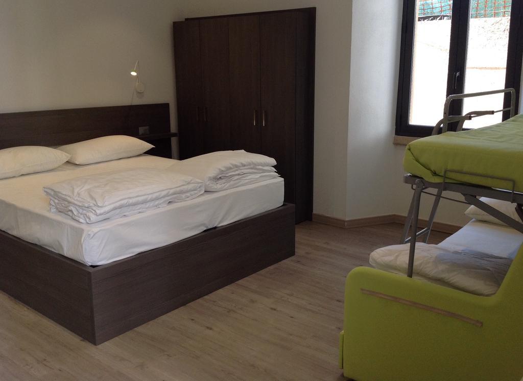 Pieve  Campione Del Garda Surf House 호스텔 외부 사진